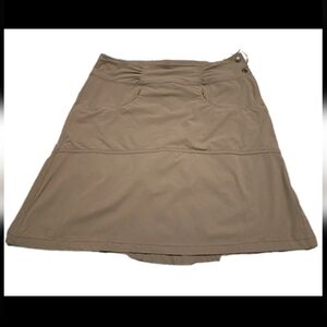 Athleta Women's 8T Khaki Golf Tennis Pickle Ball Skort with Zipper Pockets